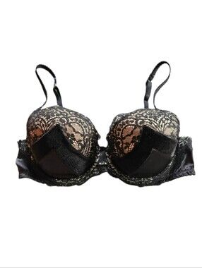 32D pleasure state White Label bra 32 D lace velvet gorgeous 😍